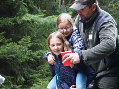 027